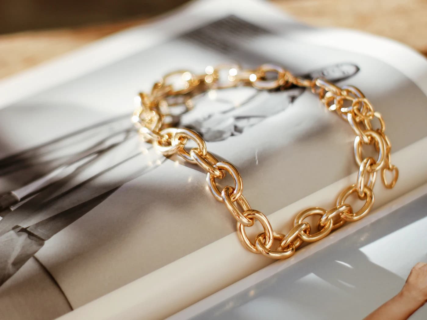 Close-up of a heavy gold chain bracelet (illustrative photo)